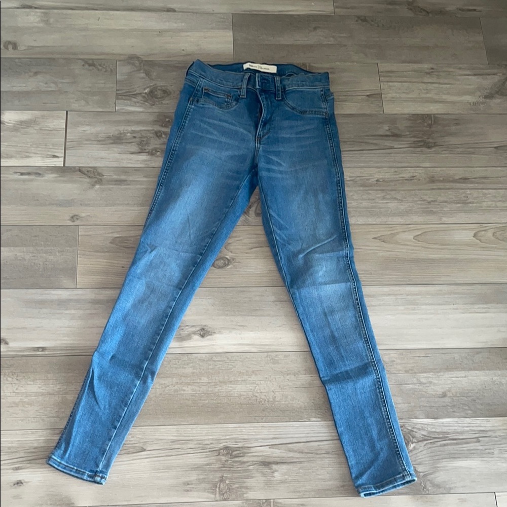 GAP Blue Easy leggings  Jeans Medium Wash.. good stretch !